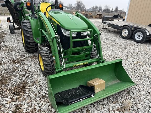 Image of John Deere 3046R equipment image 1