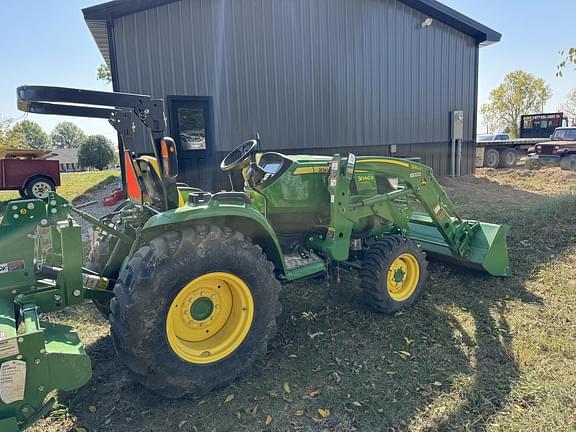 Image of John Deere 3046R equipment image 2