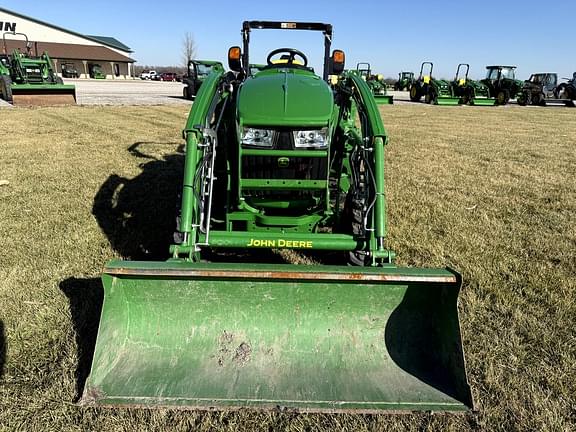 Image of John Deere 3046R equipment image 1