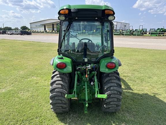 Image of John Deere 3046R equipment image 3