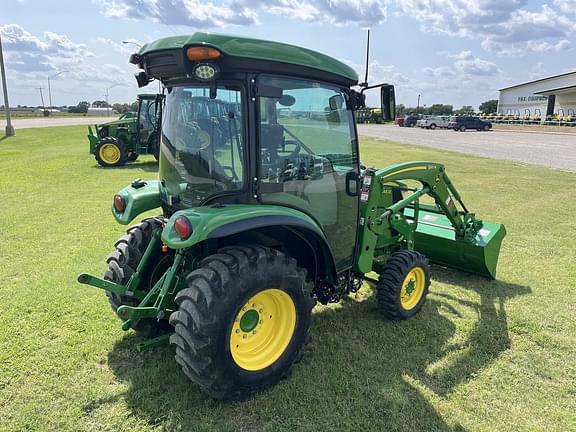 Image of John Deere 3046R equipment image 4