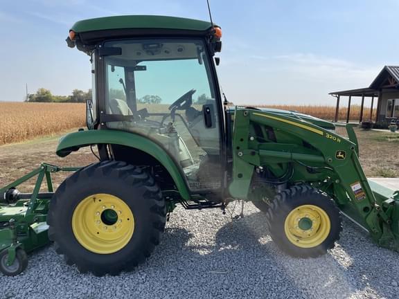 Image of John Deere 3046R equipment image 2