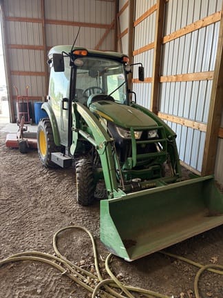 2019 John Deere 3046R Equipment Image0