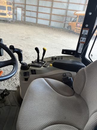 Image of John Deere 3046R equipment image 4