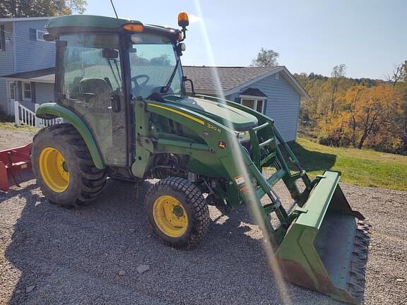 Image of John Deere 3046R equipment image 4