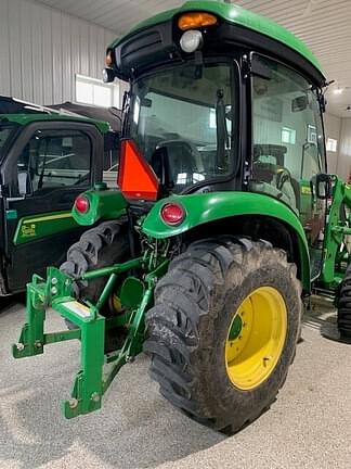 Image of John Deere 3046R equipment image 3