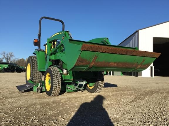 Image of John Deere 3046R equipment image 2