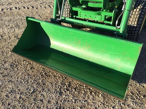 Image of John Deere 3046R equipment image 4