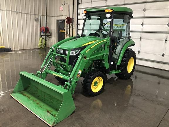 2019 John Deere 3046R Equipment Image0