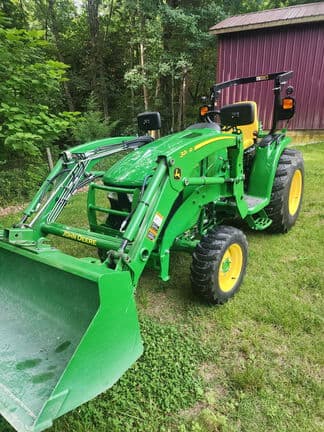 Image of John Deere 3046R equipment image 1
