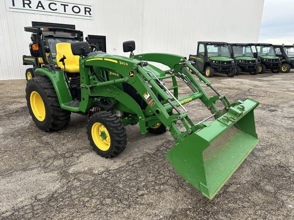 Image of John Deere 3046R equipment image 2