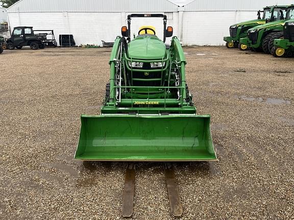 Image of John Deere 3046R equipment image 1