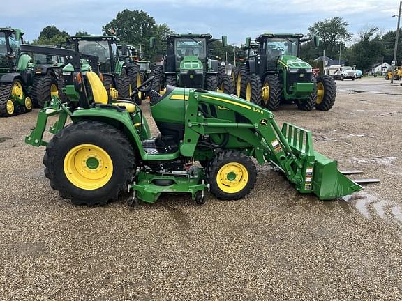 Image of John Deere 3046R equipment image 3