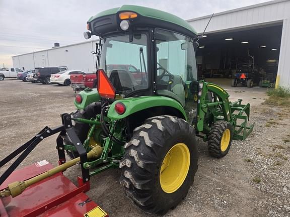 Image of John Deere 3046R equipment image 4