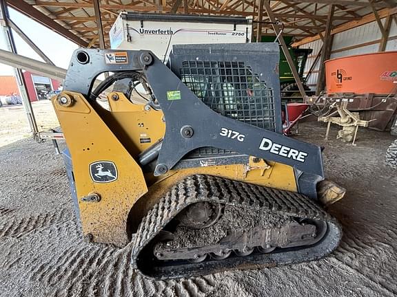 Image of John Deere 317G equipment image 4