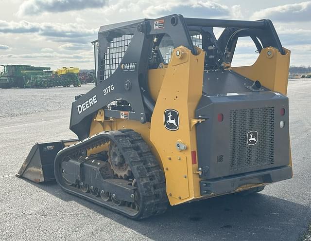 Image of John Deere 317G equipment image 4