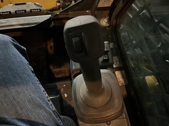 Image of John Deere 317G equipment image 1