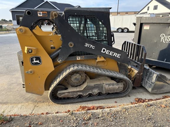 Image of John Deere 317G equipment image 4