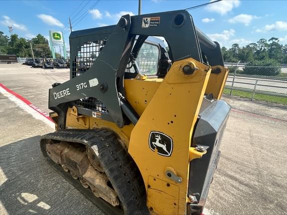 Image of John Deere 317G equipment image 4