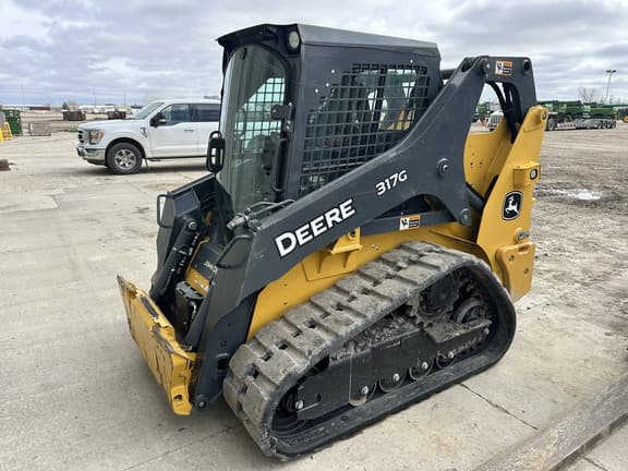 Image of John Deere 317G equipment image 4