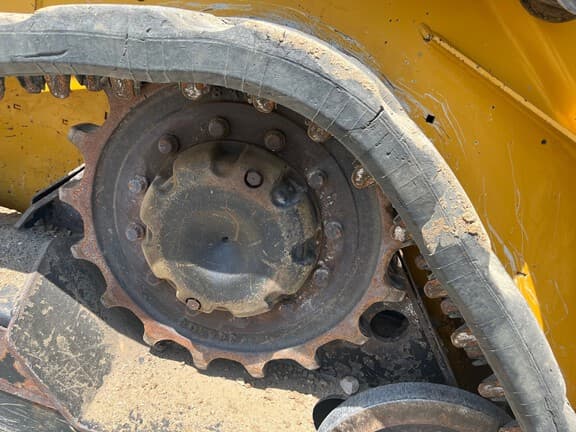 Image of John Deere 317G equipment image 4