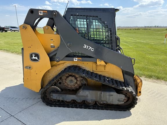 Image of John Deere 317G equipment image 1