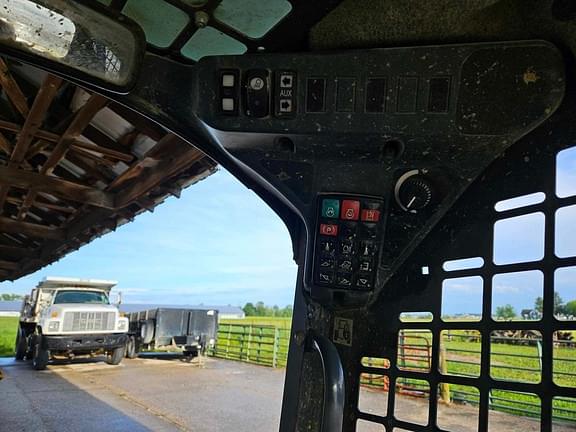 Image of John Deere 317G equipment image 2