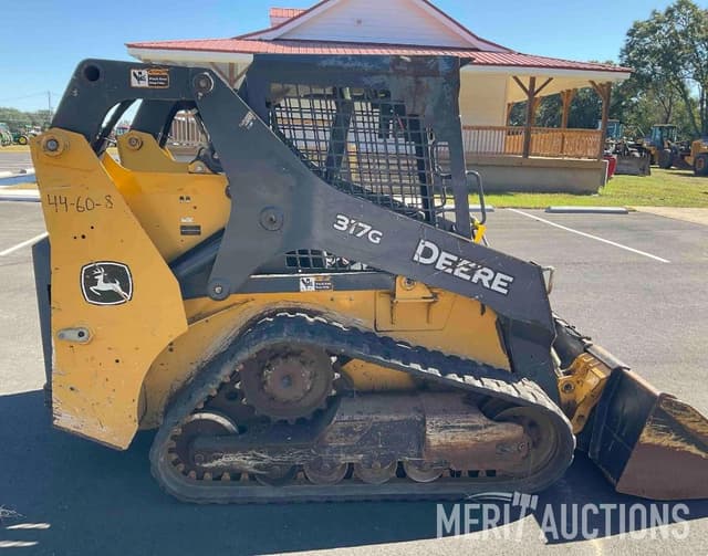 Image of John Deere 317G equipment image 2