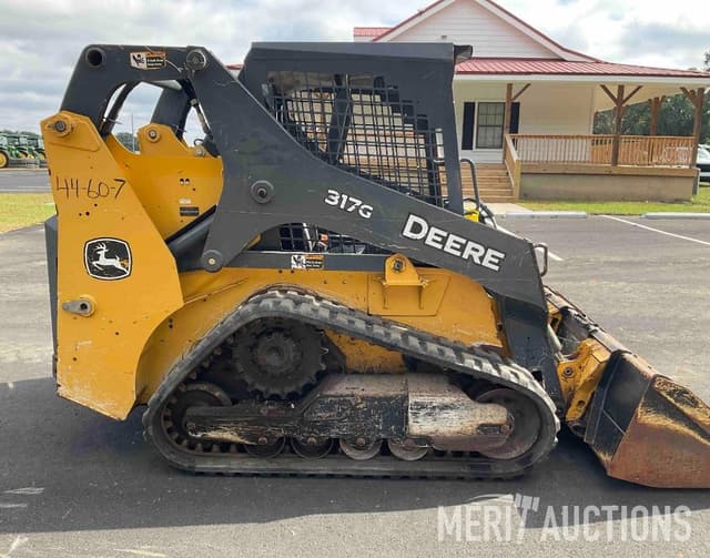 Image of John Deere 317G equipment image 3