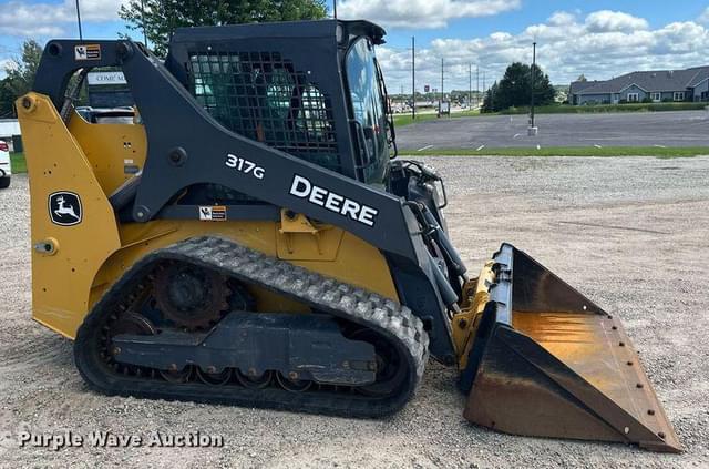 Image of John Deere 317G equipment image 3