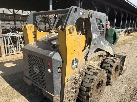 Image of John Deere 318G equipment image 4