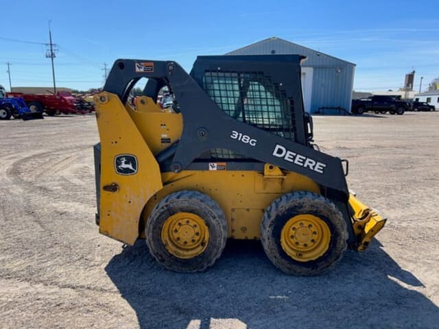 Image of John Deere 318G equipment image 3