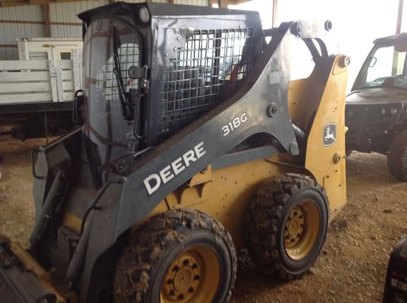 Image of John Deere 318G equipment image 4