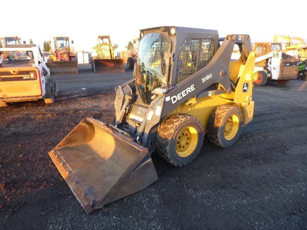 Main image John Deere 318G