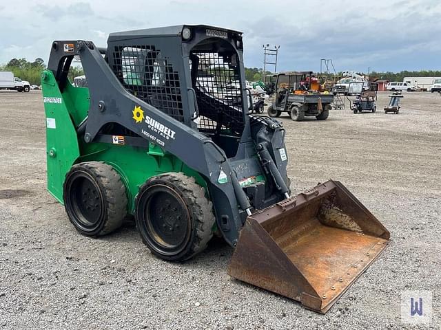 Image of John Deere 318G equipment image 4