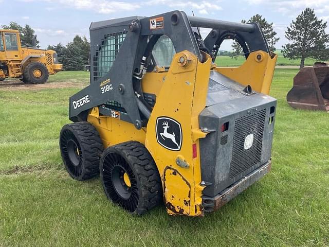 Image of John Deere 318G equipment image 2