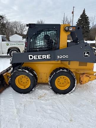 Image of John Deere 320G equipment image 4