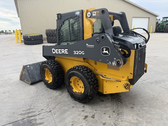 Image of John Deere 320G equipment image 4