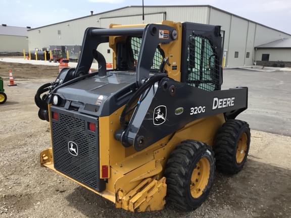 Image of John Deere 320G equipment image 4