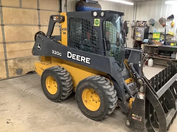 Image of John Deere 320G equipment image 1