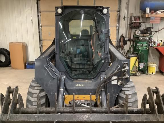 Image of John Deere 320G equipment image 4