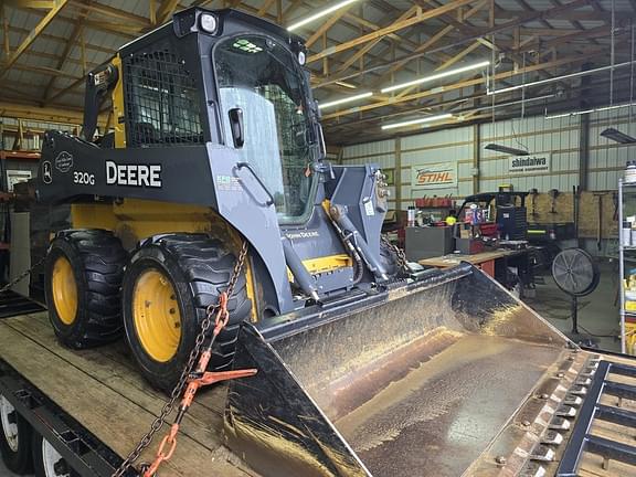 Image of John Deere 320G equipment image 2