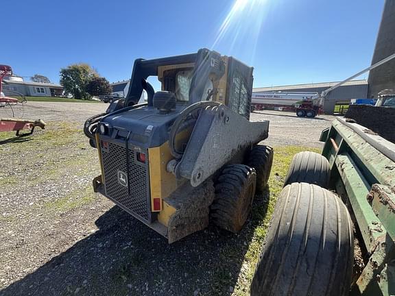 Image of John Deere 320G equipment image 4