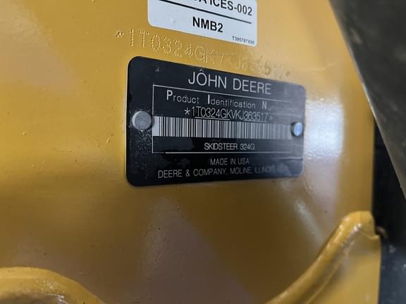 Image of John Deere 324G equipment image 4