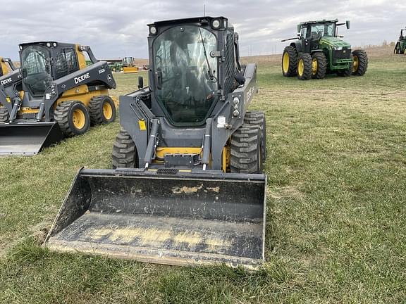 Image of John Deere 324G equipment image 3