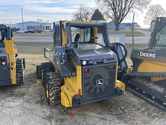 Image of John Deere 324G equipment image 3