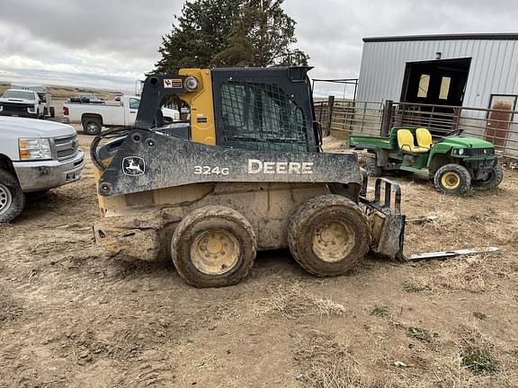 Image of John Deere 324G equipment image 2