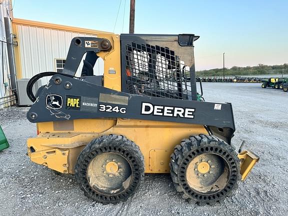 Image of John Deere 324G equipment image 2