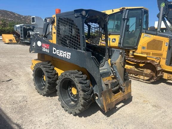 2019 John Deere 324G Equipment Image0