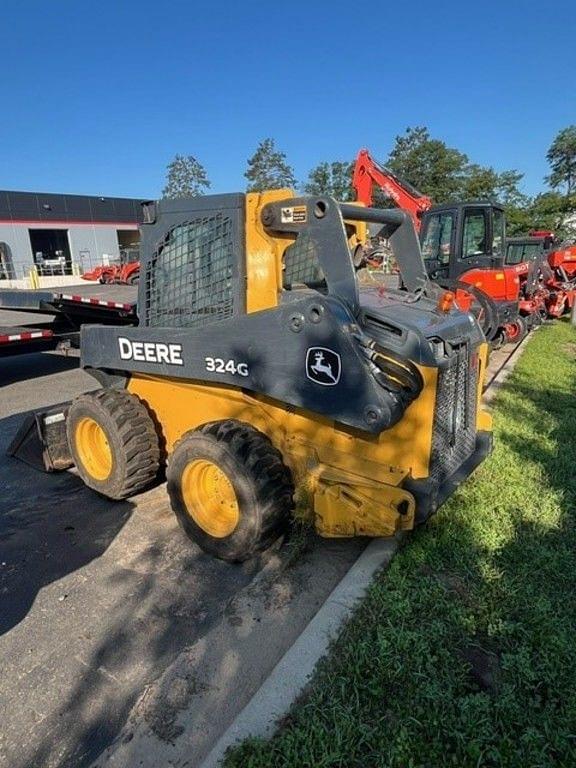 Image of John Deere 324G equipment image 2